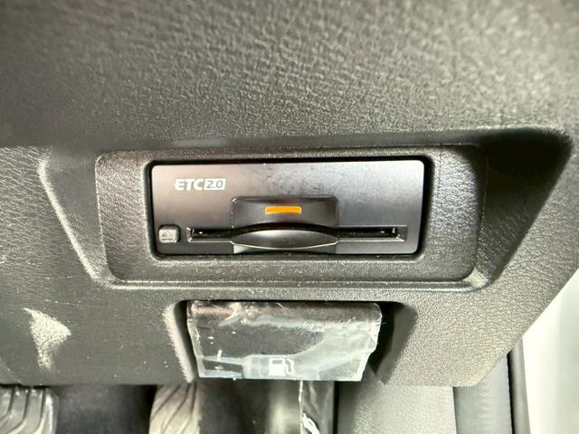 オーラ ニスモ 1オナ ETC2.0  シートヒーター デジタルミラー アラモニ プロパイ NCナビ 寒冷地仕様 ハンドルヒーター NISMO純正17型AW  NISMOエアロ LEDヘッドライト LEDフォグ(7枚目)