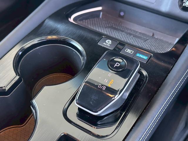 エクストレイル G e-4ORCE サンルーフ BOSEサウンド アダクティブLEDヘッド ルーフレール 純12.3インチナビ プロパイロット アラウンドビューモニタ ETC2.0 デジタルルームミラー パワーゲート(15枚目)