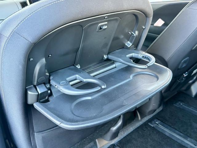 セレナ e-パワー ハイウェイスターV 1オナ 後席モニター ETC ドラレコ 純正10型ナビ 純正15型AW 両側電動スライド デジタルミラー アラモニ アダプティブLED LEDフォグ 衝突軽減装置 踏み間違い防止アシスト(13枚目)