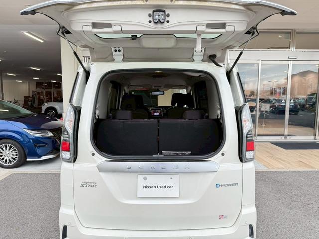 セレナ e-パワー ハイウェイスター 1オナ 9型純正ナビ シートヒータ プロパイ アラビュー ドラレコ ETC デジタルミラー 純正15インチAW  ハンドルヒーター 両側電動スライド LEDヘッドライト LEDフォグ 衝突軽減サポート(27枚目)