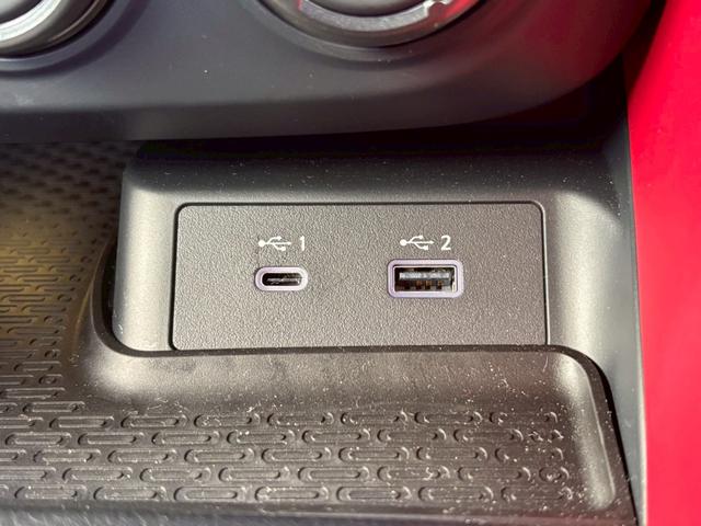 フェアレディＺ 　９速ＡＴ　ＮＣナビ　前後ドラレコ　デジタルルームミラー　フルセグＴＶ　ＢＯＳＥサウンド　シートヒータ　レイズ製１９インチ純正ＡＷ　バックカメラ　ＬＥＤヘッドライト　踏み間違い防止　ＳＯＳコール（17枚目）