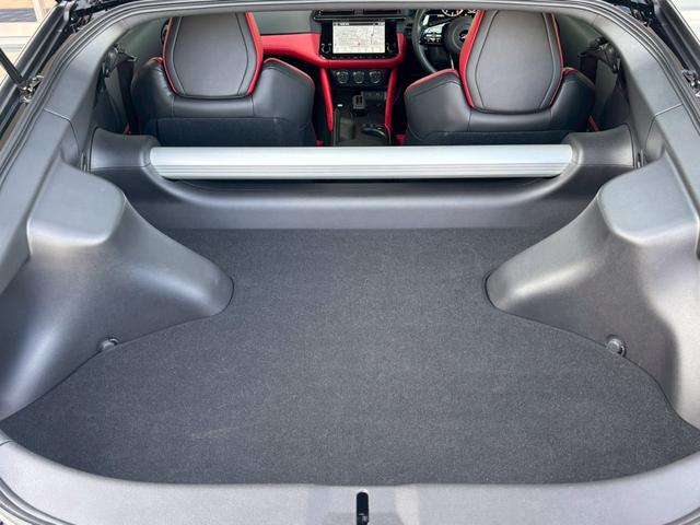 フェアレディＺ 　９速ＡＴ　ＮＣナビ　前後ドラレコ　デジタルルームミラー　フルセグＴＶ　ＢＯＳＥサウンド　シートヒータ　レイズ製１９インチ純正ＡＷ　バックカメラ　ＬＥＤヘッドライト　踏み間違い防止　ＳＯＳコール（23枚目）