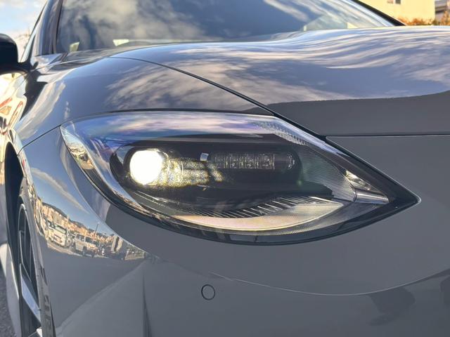 フェアレディＺ 　９速ＡＴ　ＮＣナビ　前後ドラレコ　デジタルルームミラー　フルセグＴＶ　ＢＯＳＥサウンド　シートヒータ　レイズ製１９インチ純正ＡＷ　バックカメラ　ＬＥＤヘッドライト　踏み間違い防止　ＳＯＳコール（24枚目）