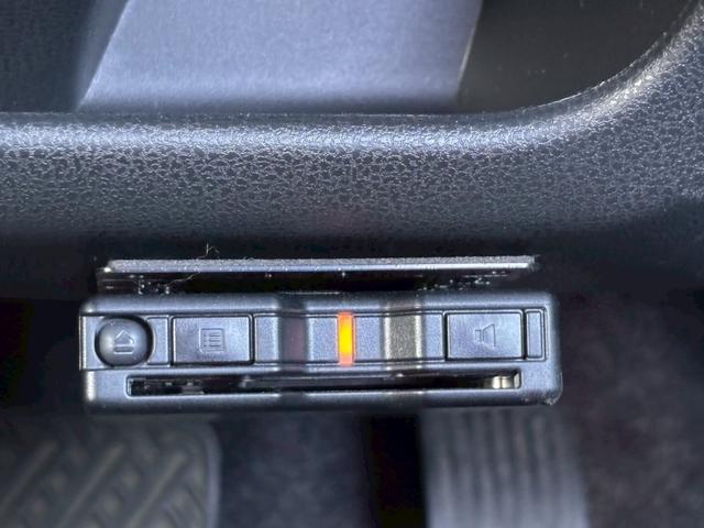 ノート ｅ－パワー　メダリスト　ナビＴＶ　前後ドラレコ　ＥＴＣ　全周囲Ｍ　追従クルコン　デジタルルームミラ　ハーフレザーシート　ＬＥＤヘッドライト　ハイビームアシスト　エマブレ　踏み間違い防止　障害物センサー（10枚目）