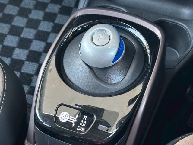 ノート ｅ－パワー　メダリスト　ナビＴＶ　前後ドラレコ　ＥＴＣ　全周囲Ｍ　追従クルコン　デジタルルームミラ　ハーフレザーシート　ＬＥＤヘッドライト　ハイビームアシスト　エマブレ　踏み間違い防止　障害物センサー（12枚目）