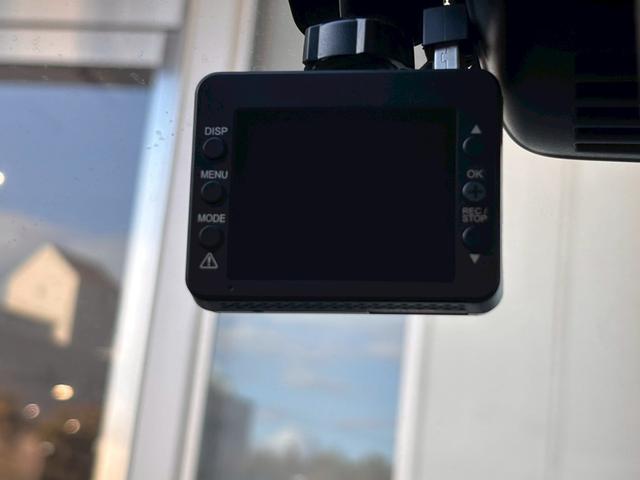 ノート ｅ－パワー　メダリスト　ナビＴＶ　前後ドラレコ　ＥＴＣ　全周囲Ｍ　追従クルコン　デジタルルームミラ　ハーフレザーシート　ＬＥＤヘッドライト　ハイビームアシスト　エマブレ　踏み間違い防止　障害物センサー（16枚目）