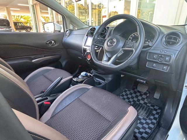 ノート ｅ－パワー　メダリスト　ナビＴＶ　前後ドラレコ　ＥＴＣ　全周囲Ｍ　追従クルコン　デジタルルームミラ　ハーフレザーシート　ＬＥＤヘッドライト　ハイビームアシスト　エマブレ　踏み間違い防止　障害物センサー（17枚目）