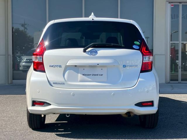 ノート ｅ－パワー　メダリスト　ナビＴＶ　前後ドラレコ　ＥＴＣ　全周囲Ｍ　追従クルコン　デジタルルームミラ　ハーフレザーシート　ＬＥＤヘッドライト　ハイビームアシスト　エマブレ　踏み間違い防止　障害物センサー（30枚目）