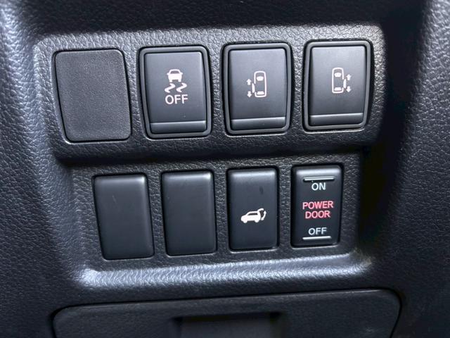 エルグランド ２５０ハイウェイスタープレミアムアーバンクロム　純正１０型ナビ　Ｗサンルーフ　後席Ｍ　ドラレコ前後　ＥＴＣ　全周囲Ｍ　追従クルーズコントロール　両側電動スライドドア　パワーシート　シートヒータ　ブラックレザーシート（13枚目）