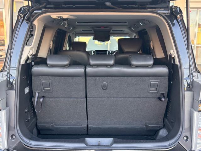 エルグランド ２５０ハイウェイスタープレミアムアーバンクロム　純正１０型ナビ　Ｗサンルーフ　後席Ｍ　ドラレコ前後　ＥＴＣ　全周囲Ｍ　追従クルーズコントロール　両側電動スライドドア　パワーシート　シートヒータ　ブラックレザーシート（27枚目）