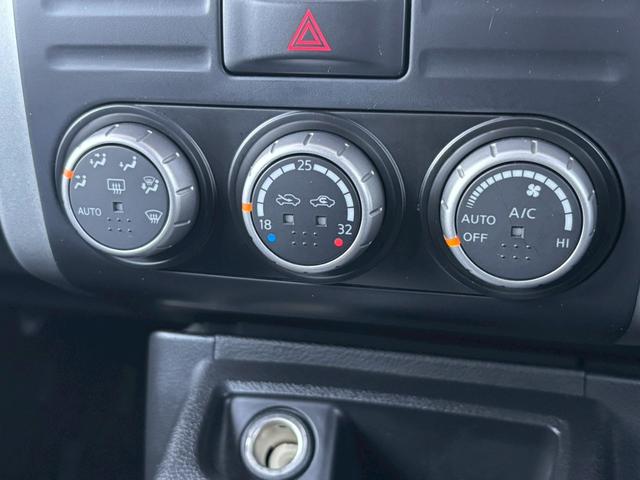 エクストレイル ２０Ｘ　純正ナビＴＶ　前後ドラレコ　Ｂカメラ　ＥＴＣ　全席シートヒータ　ＨＩＤヘッドライト　ルーフレール　カプロンシート　クルーズコントロール　オートライト　純正１７インチＡＷ（9枚目）