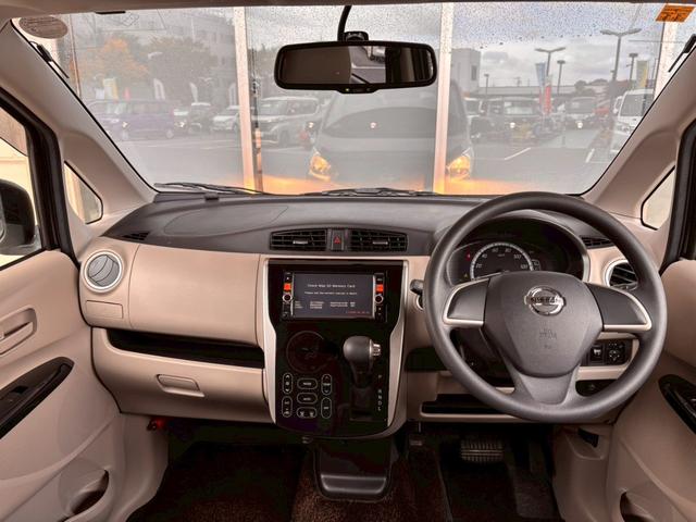 デイズ Ｘ　１オナ　純正ナビ　フルセグＴＶ　全周囲Ｍ　スマートキー　ドアバイザー　アイドリングストップ　ＤＶＤ再生　ＣＤ再生　バックカメラ（5枚目）