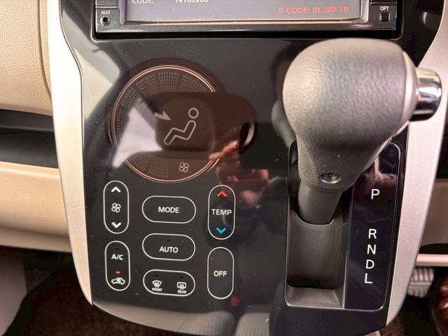 デイズ Ｘ　１オナ　純正ナビ　フルセグＴＶ　全周囲Ｍ　スマートキー　ドアバイザー　アイドリングストップ　ＤＶＤ再生　ＣＤ再生　バックカメラ（8枚目）