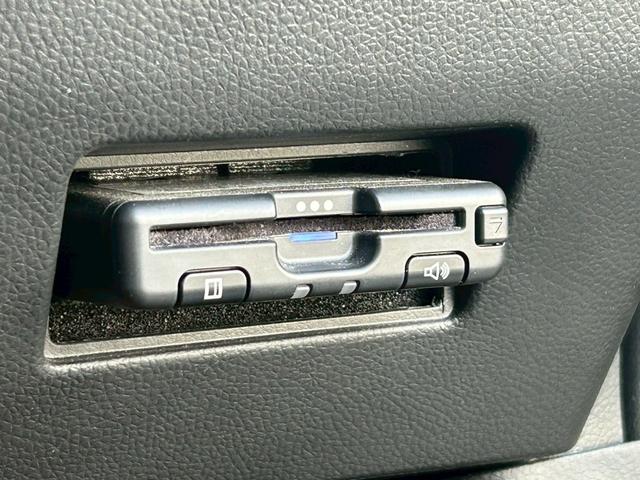 スイフトスポーツ ベースグレード 1オナ 6速MT車 7型ナビ ドラレコ前後 全周囲カメラ 追従クルコン ETC LEDヘッドライト フォグランプ ブレーキアシスト プッシュスタート TVスイッチ シートヒーター ステアリングスイッチ(7枚目)