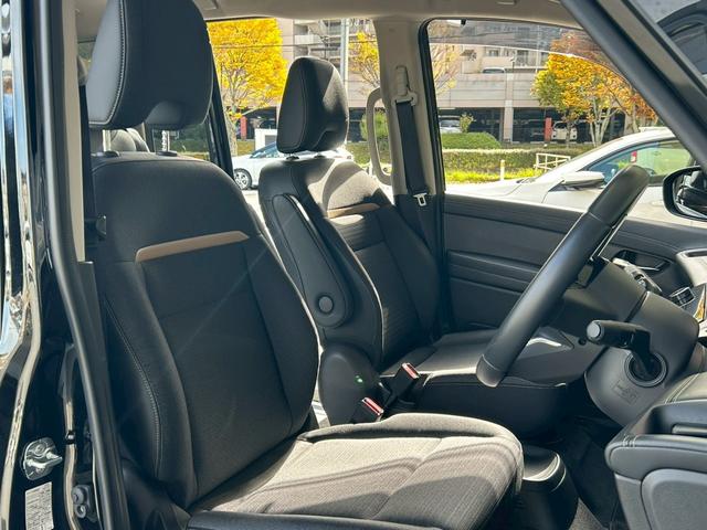 セレナ ｅ－パワー　ハイウェイスターＶ　ＮＣ１２．３ナビ　ＨＯＴプラスＰＫＧ　プロパイ　全周囲Ｍ　ドラレコ前後　ＥＴＣ２．０　ワイヤレス充電　アダクティブＬＥＤヘッド　両側電動スライドドア　シートヒータ　ステアリングヒータ（24枚目）