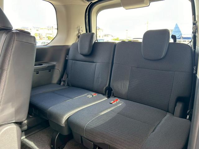 セレナ ｅ－パワー　ハイウェイスターＶ　ＮＣ１２．３ナビ　ＨＯＴプラスＰＫＧ　プロパイ　全周囲Ｍ　ドラレコ前後　ＥＴＣ２．０　ワイヤレス充電　アダクティブＬＥＤヘッド　両側電動スライドドア　シートヒータ　ステアリングヒータ（28枚目）