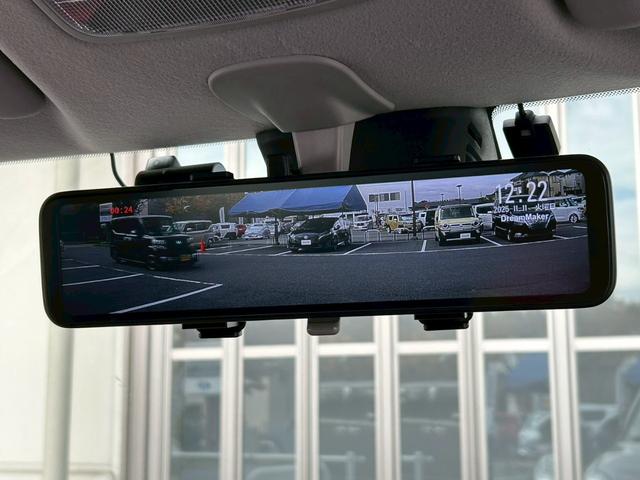 スイフトスポーツ ベースグレード　１オナ　ＨＫＳマフラ　６速ＭＴ　ディスプレイオーディオ　デジタルルームミラー　Ｂカメラ　シートヒータ　クリアランスソナー　ＥＴＣ　ＬＥＤヘッドライト　純正１７インチＡＷ　衝突被害軽減ブレーキ（9枚目）