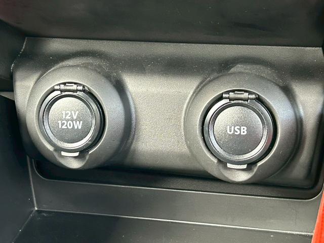 スイフトスポーツ ベースグレード　１オナ　ＨＫＳマフラ　６速ＭＴ　ディスプレイオーディオ　デジタルルームミラー　Ｂカメラ　シートヒータ　クリアランスソナー　ＥＴＣ　ＬＥＤヘッドライト　純正１７インチＡＷ　衝突被害軽減ブレーキ（13枚目）