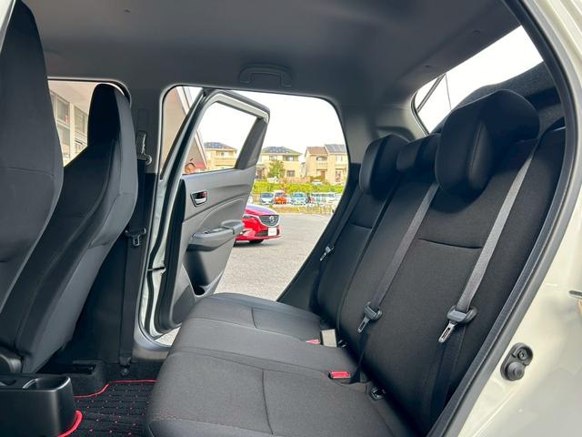 スイフトスポーツ ベースグレード　１オナ　ＨＫＳマフラ　６速ＭＴ　ディスプレイオーディオ　デジタルルームミラー　Ｂカメラ　シートヒータ　クリアランスソナー　ＥＴＣ　ＬＥＤヘッドライト　純正１７インチＡＷ　衝突被害軽減ブレーキ（19枚目）