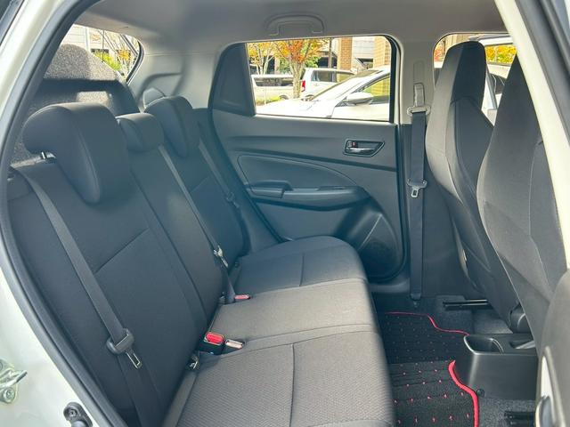 スイフトスポーツ ベースグレード　１オナ　ＨＫＳマフラ　６速ＭＴ　ディスプレイオーディオ　デジタルルームミラー　Ｂカメラ　シートヒータ　クリアランスソナー　ＥＴＣ　ＬＥＤヘッドライト　純正１７インチＡＷ　衝突被害軽減ブレーキ（22枚目）