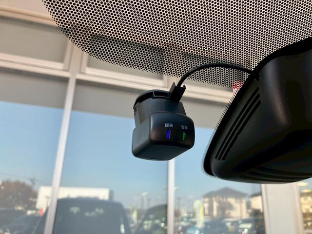 セレナ ｅ－パワー　ハイウェイスターＶ　１オナ　純１０型ナビ　後席Ｍ　プロパイ　全周囲Ｍ　ドラレコ前後　ＥＴＣ　デジタルルームミラ　１６インチＡＷ　両側電動スライド　衝突被害軽減ブレーキ　障害物センサ　踏み間違い防止　ＬＥＤヘッドライト（9枚目）