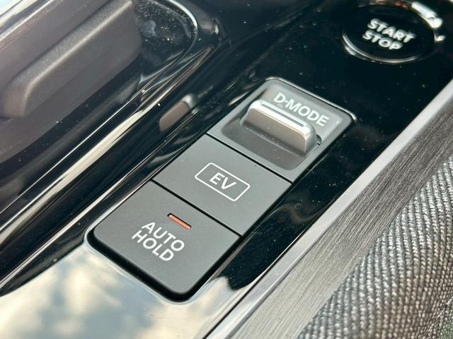 オーラ Ｇ　レザーエディション　ＭＣ後　ＮＣナビ　プロパイ　全周囲Ｍ　ＥＴＣ２．０　ＢＯＳＥサウンド　ワイヤレス充電　ＳＯＳコール　パワーシート　デジタルルームミラ　アダクティブＬＥＤヘッドライト　ブラック革シート（25枚目）