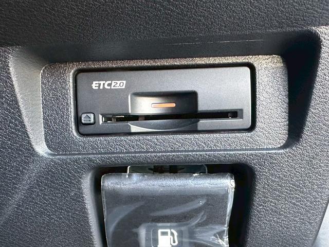 オーラ オーテック　スポーツスペック　ＮＣナビ　プロパイ　全周囲Ｍ　寒冷地仕様　シートヒータ　ステアリングヒータ　レザーシート　ＢＯＳＥサウンド　ワイヤレス充電　デジタルルームミラ　アダクティブＬＥＤヘッドライト　ディスプレイオーディオ（19枚目）