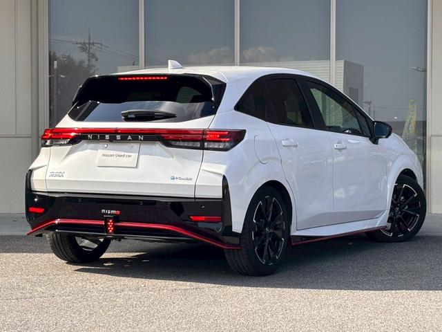 オーラ ニスモ NCナビ フルセグTV プロパイロット アラウンドビューモニタ デジタルミラ ブラックレザーシート エマブレ 踏み間違い防止 障害物センサー 純正17インチAW LEDヘッドライト NISMO(2枚目)