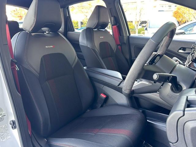 オーラ ニスモ NCナビ フルセグTV プロパイロット アラウンドビューモニタ デジタルミラ ブラックレザーシート エマブレ 踏み間違い防止 障害物センサー 純正17インチAW LEDヘッドライト NISMO(19枚目)