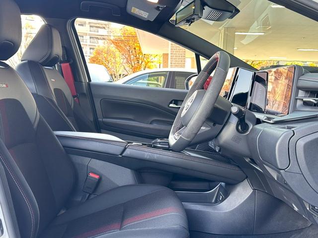 オーラ ニスモ NCナビ フルセグTV プロパイロット アラウンドビューモニタ デジタルミラ ブラックレザーシート エマブレ 踏み間違い防止 障害物センサー 純正17インチAW LEDヘッドライト NISMO(20枚目)