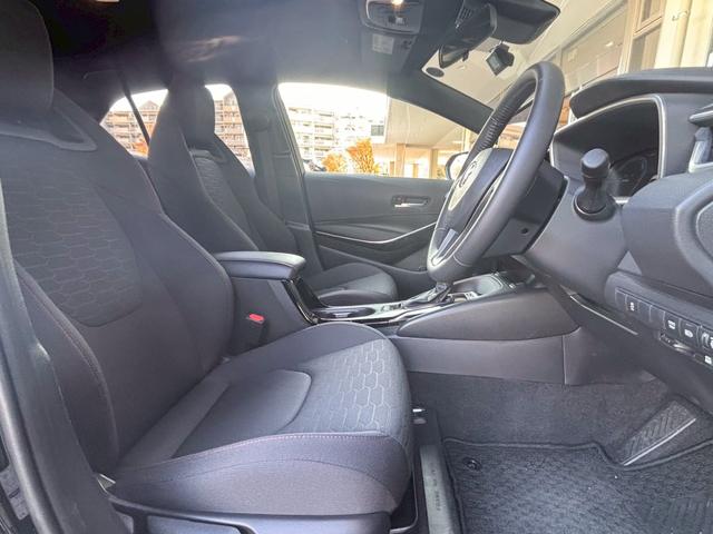 カローラスポーツ ハイブリッドG Z レンタアップ 純10.5コネクティッドナビ フルセグTV バックカメラ シート/ハンドルヒーター ETC2.0 ドラレコ LEDヘッド トヨタセーフティセンス プリクラッシュセーフティ コーナーセンサ(17枚目)