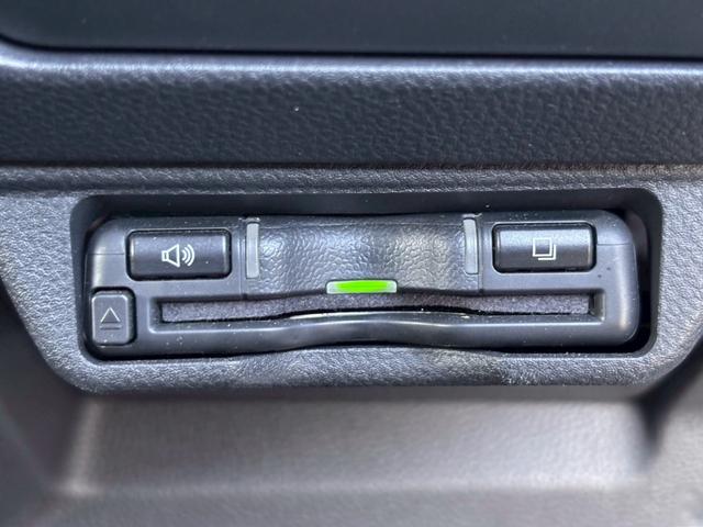 レヴォーグ STIスポーツ EX ブラックインテリアセレクション 11.6インチナビ STIフロントグリル ドラレコ ETC ハーマンカードンサウンドシステム ブラック/グレーハーフレザーシート アダクティブLEDヘッドライト トノカバ アイサイトセーフティプラス(9枚目)