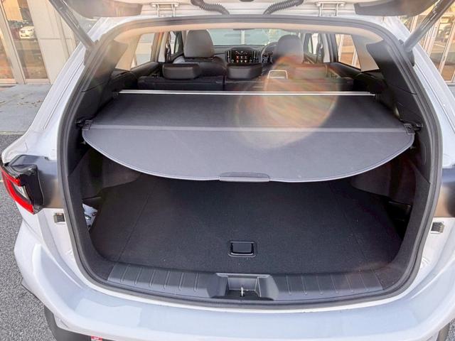 レヴォーグ STIスポーツ EX ブラックインテリアセレクション 11.6インチナビ STIフロントグリル ドラレコ ETC ハーマンカードンサウンドシステム ブラック/グレーハーフレザーシート アダクティブLEDヘッドライト トノカバ アイサイトセーフティプラス(24枚目)