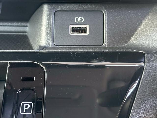 デイズ ボレロ　Ｘ　純正９型ナビ　ドラレコ前後　ＥＴＣ　アラウンドビュ　専用ＡＷ　専用室内　プッシュスタート　スマートキー　衝突被害軽減ブレーキ　踏み間違い防止　障害物センサー　レーンキープアシスト（13枚目）