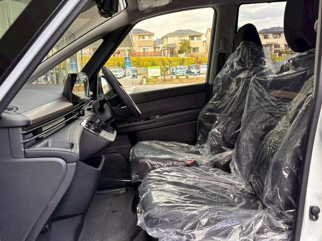 セレナ e-パワー ハイウェイスターV NC12.3ナビ 後席モニタ 寒冷地仕様 ドラレコ前後 ETC2.0 プロパイロット アラウンドビュ シートヒータ ステアリングヒータ デジタルルームミラ 両側電動スライドドア アダクティブLED(23枚目)