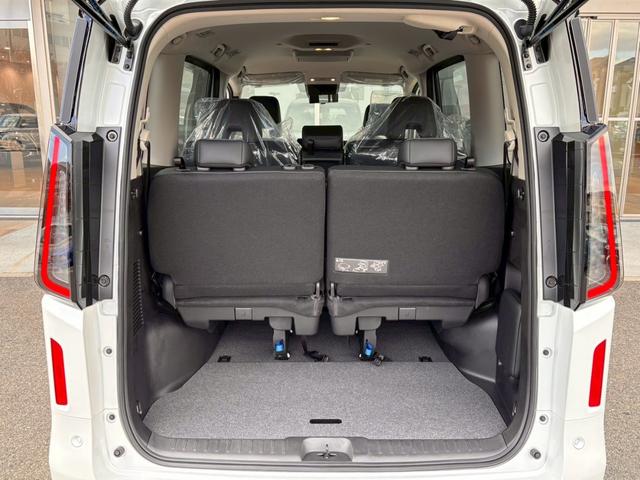 セレナ e-パワー ハイウェイスターV NC12.3ナビ 後席モニタ 寒冷地仕様 ドラレコ前後 ETC2.0 プロパイロット アラウンドビュ シートヒータ ステアリングヒータ デジタルルームミラ 両側電動スライドドア アダクティブLED(27枚目)