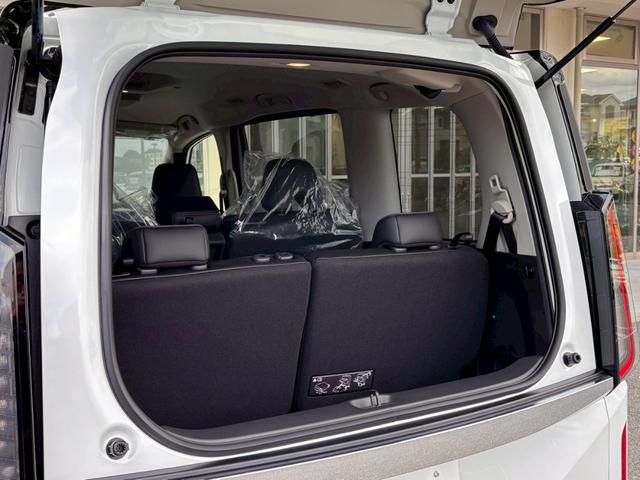 セレナ e-パワー ハイウェイスターV NC12.3ナビ 後席モニタ 寒冷地仕様 ドラレコ前後 ETC2.0 プロパイロット アラウンドビュ シートヒータ ステアリングヒータ デジタルルームミラ 両側電動スライドドア アダクティブLED(30枚目)