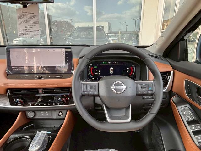 エクストレイル Ｇ　ｅ－４ＯＲＣＥ　登録済未使用車　サンルーフ　ＢＯＳＥ　ナッパレザ　ルーフレール　アダクティブＬＥＤヘッドライト　ＮＣナビ　フルセグＴＶ　ＥＴＣ２．０　プロパイロット　アラウンドビュー　シートヒータ　電動シート（6枚目）