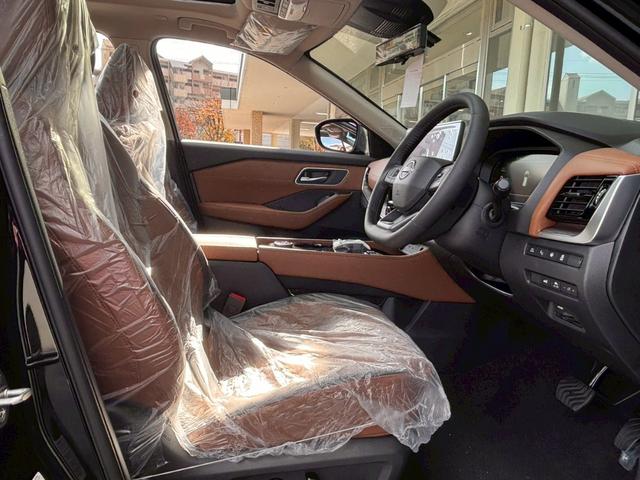 エクストレイル Ｇ　ｅ－４ＯＲＣＥ　登録済未使用車　サンルーフ　ＢＯＳＥ　ナッパレザ　ルーフレール　アダクティブＬＥＤヘッドライト　ＮＣナビ　フルセグＴＶ　ＥＴＣ２．０　プロパイロット　アラウンドビュー　シートヒータ　電動シート（22枚目）