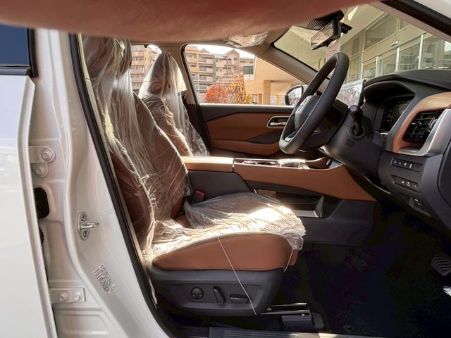 エクストレイル Ｇ　ｅ－４ＯＲＣＥ　登録済未使用車　サンルーフ　ＢＯＳＥ　ナッパレザ　ルーフレール　アダクティブＬＥＤヘッドライト　ＮＣナビ　フルセグＴＶ　ＥＴＣ２．０　プロパイロット　アラウンドビュー　シートヒータ　電動シート（22枚目）