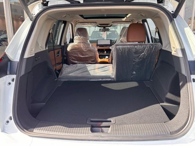 エクストレイル Ｇ　ｅ－４ＯＲＣＥ　登録済未使用車　サンルーフ　ＢＯＳＥ　ナッパレザ　ルーフレール　アダクティブＬＥＤヘッドライト　ＮＣナビ　フルセグＴＶ　ＥＴＣ２．０　プロパイロット　アラウンドビュー　シートヒータ　電動シート（31枚目）