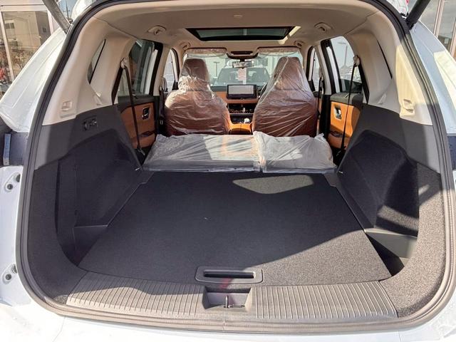 エクストレイル Ｇ　ｅ－４ＯＲＣＥ　登録済未使用車　サンルーフ　ＢＯＳＥ　ナッパレザ　ルーフレール　アダクティブＬＥＤヘッドライト　ＮＣナビ　フルセグＴＶ　ＥＴＣ２．０　プロパイロット　アラウンドビュー　シートヒータ　電動シート（32枚目）