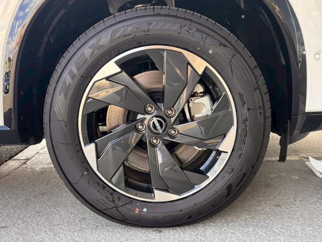 エクストレイル Ｇ　ｅ－４ＯＲＣＥ　登録済未使用車　サンルーフ　ＢＯＳＥ　ナッパレザ　ルーフレール　アダクティブＬＥＤヘッドライト　ＮＣナビ　フルセグＴＶ　ＥＴＣ２．０　プロパイロット　アラウンドビュー　シートヒータ　電動シート（33枚目）