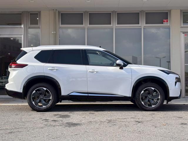 エクストレイル Ｇ　ｅ－４ＯＲＣＥ　登録済未使用車　サンルーフ　ＢＯＳＥ　ナッパレザ　ルーフレール　アダクティブＬＥＤヘッドライト　ＮＣナビ　フルセグＴＶ　ＥＴＣ２．０　プロパイロット　アラウンドビュー　シートヒータ　電動シート（39枚目）