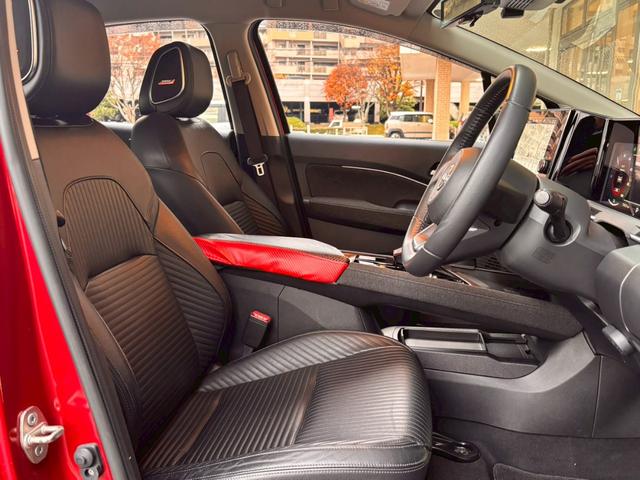 オーラ G レザーエディション NCナビ プロパイ 全周囲M 前後ドラレコ ETC2.0 BOSEサウンド デジタルルームミラ ワイヤレス充電 黒レザーシート SOSコール 衝突被害軽減ブレーキ 踏み間違い防止 障害物センサー(23枚目)