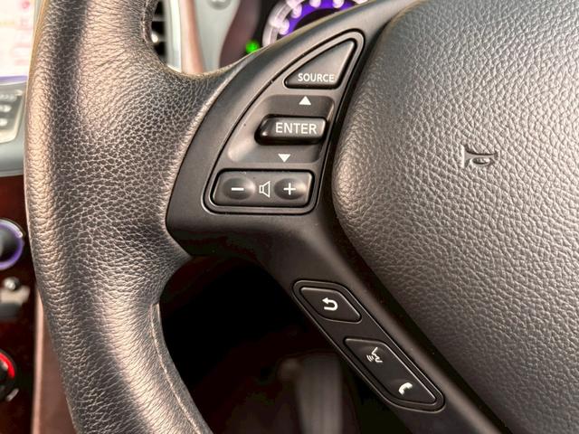 スカイラインクロスオーバー ３７０ＧＴ　タイプＰ　ＮＣナビ　プロパイ　全周囲Ｍ　前後ドラレコ　ＥＴＣ２．０　ＢＯＳＥサウンド　デジタルルームミラ　ワイヤレス充電　黒レザーシート　ＳＯＳコール　衝突被害軽減ブレーキ　踏み間違い防止　障害物センサー（15枚目）