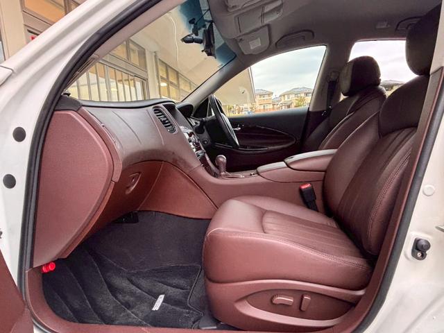 スカイラインクロスオーバー ３７０ＧＴ　タイプＰ　ＮＣナビ　プロパイ　全周囲Ｍ　前後ドラレコ　ＥＴＣ２．０　ＢＯＳＥサウンド　デジタルルームミラ　ワイヤレス充電　黒レザーシート　ＳＯＳコール　衝突被害軽減ブレーキ　踏み間違い防止　障害物センサー（23枚目）