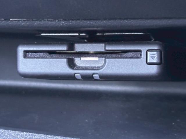 マーチ ニスモ S HKSマフラ 純正ナビ ドラレコ ETC フルセグTV 外品LEDヘッドライト バックカメラ スマートキー プッシュスタート 専用AW 専用エアロ 専用シート(13枚目)