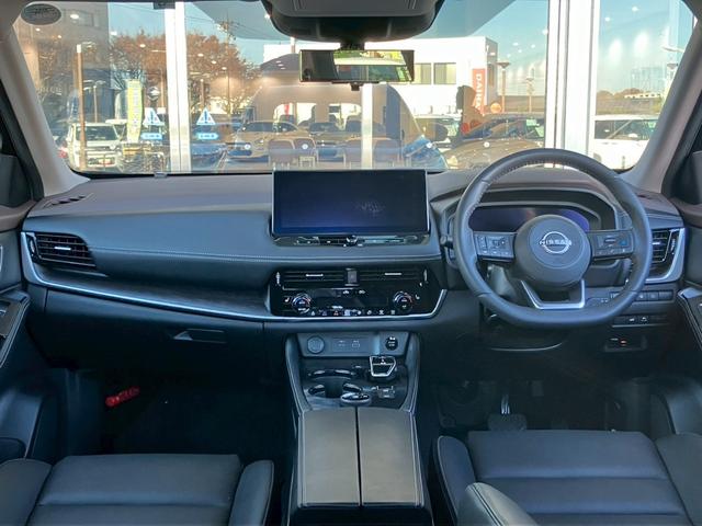 エクストレイル Ｇ　ｅ－４ＯＲＣＥ　ＮＣナビ　プロパイロット　アラウンドビューモニター　前後ドラレコ　パワーバックドア　純正ＡＷ　ＬＥＤヘッドライト　ＥＴＣ２．０　４ＷＤ　フォグライト　オートライト　ステアリングスイッチ（6枚目）