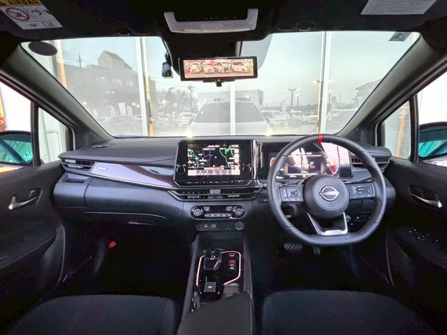 オーラ ニスモ　ＮＣナビ　全周囲Ｍ　プロパイ　前後ドラレコ　ＥＴＣ２．０　電動シート　ワンオナ　ＢＯＳＥ　寒冷地仕様　ＬＥＤヘッドライト　シートヒータ　ステアリングヒータ　ＮＩＳＭＯブルーミラ　カーボンミラー（5枚目）